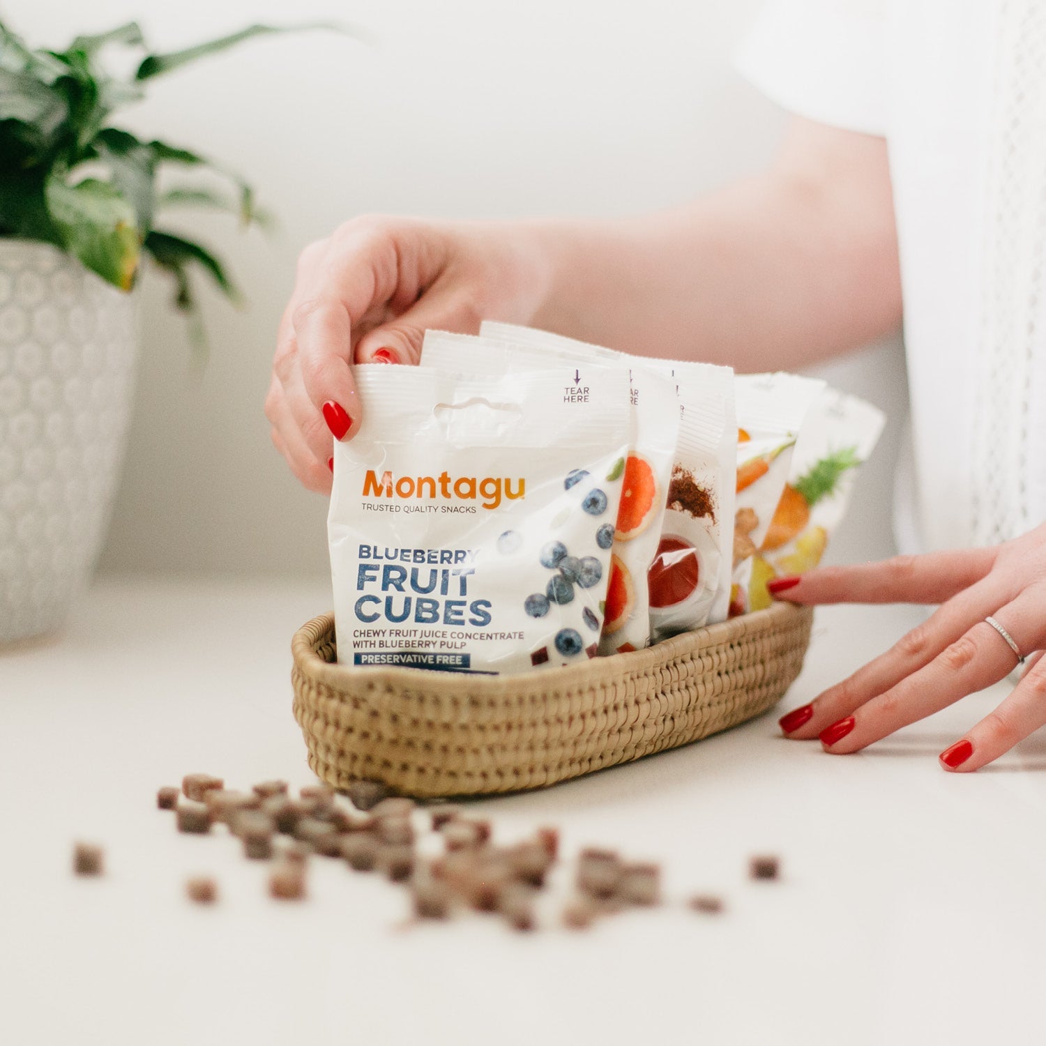 Montagu: Fruit Cubes - Pineapple